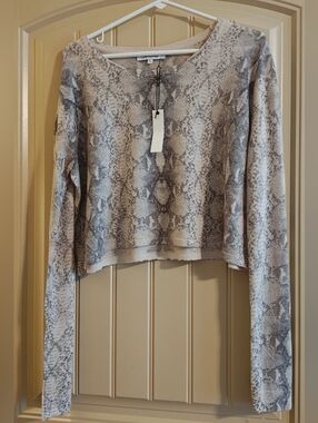 Olivaceous Women's Crop Sweater Top Long Sleeve Snake Print Lightweight Size L